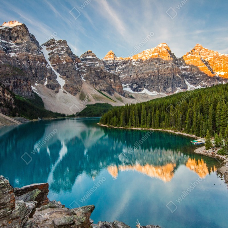 Fototapeta alpejskie jezioro o wschodzie słońca – Wallissimo® Fototapeta alpejskie jezioro o wschodzie słońca – Wallissimo®