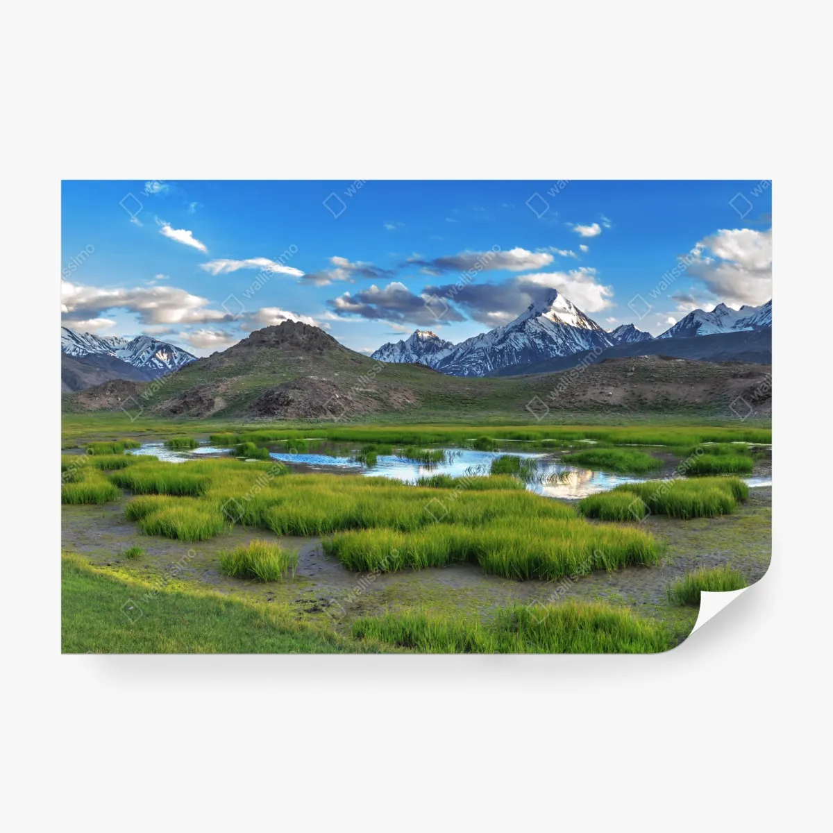 Fototapeta spokojne jezioro górskie w Himalajach latem – Wallissimo® Fototapeta spokojne jezioro górskie w Himalajach latem – Wallissimo®