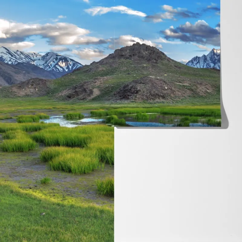 Fototapeta spokojne jezioro górskie w Himalajach latem – Wallissimo® Fototapeta spokojne jezioro górskie w Himalajach latem – Wallissimo®