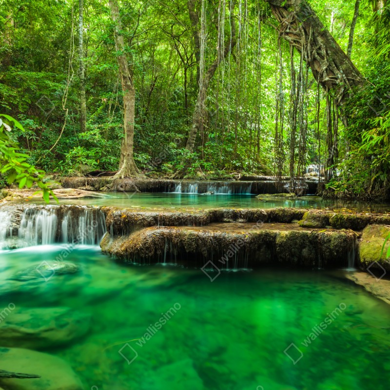 Fototapeta spokojne turkusowe baseny przy wodospadzie Erawan – Wallissimo® Fototapeta spokojne turkusowe baseny przy wodospadzie Erawan – Wallissimo®