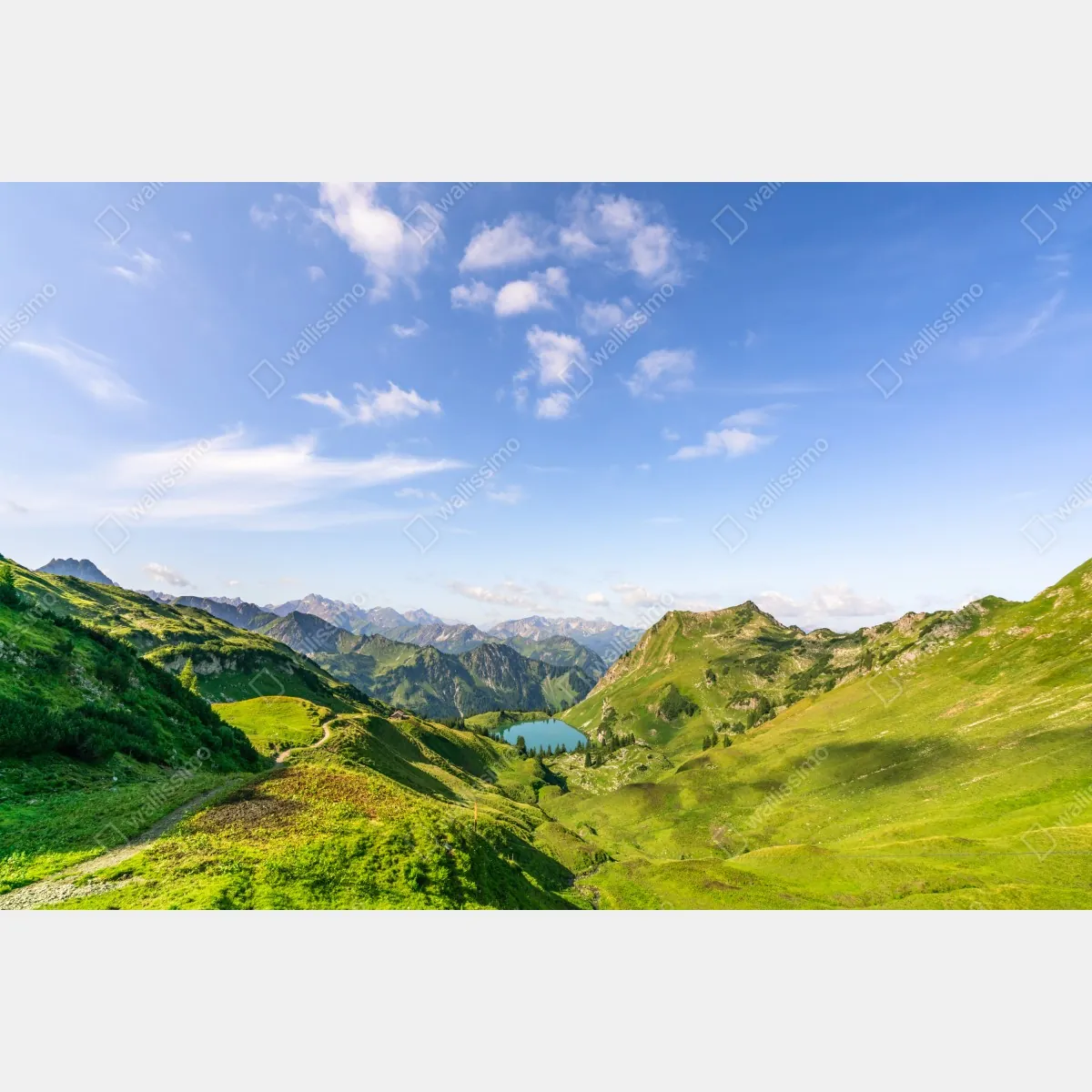 Fototapeta spokojne alpejskie jezioro w górach – Wallissimo® Fototapeta spokojne alpejskie jezioro w górach – Wallissimo®