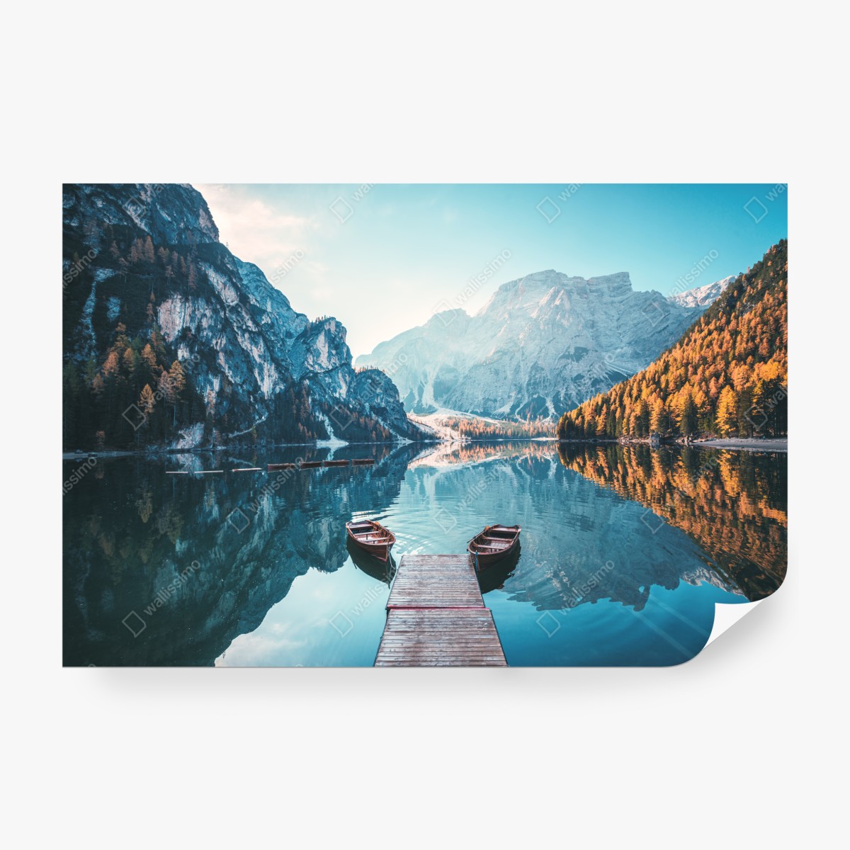 Fototapeta spokojny poranek nad jeziorem Braies, Dolomity – Wallissimo® Fototapeta spokojny poranek nad jeziorem Braies, Dolomity – Wallissimo®