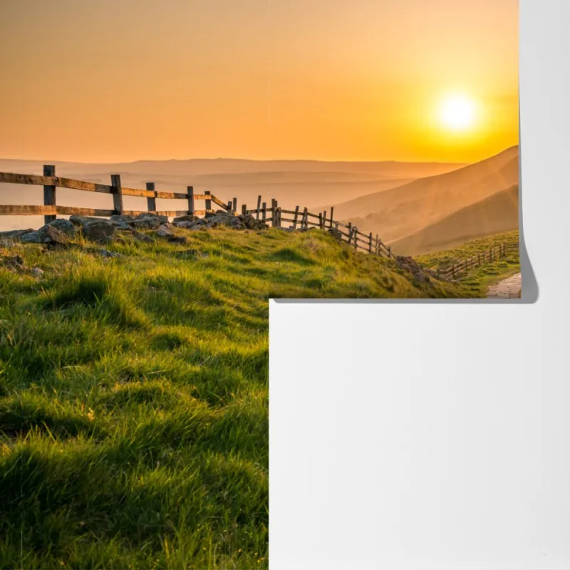 Fototapeta wschód słońca nad zielonymi pagórkami – Wallissimo® Fototapeta wschód słońca nad zielonymi pagórkami – Wallissimo®