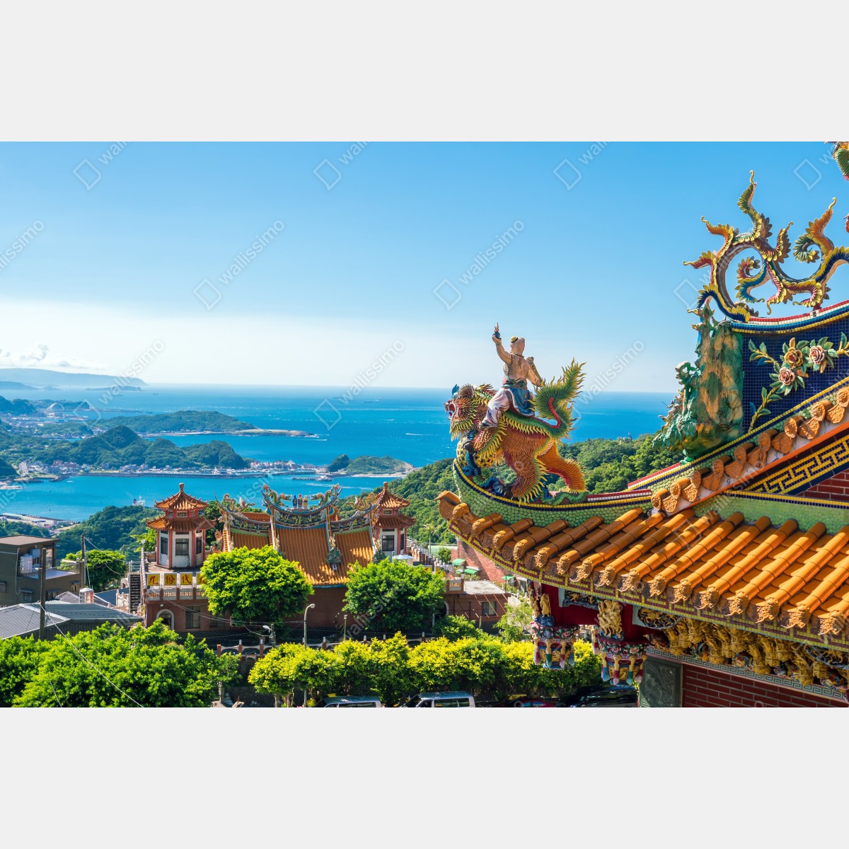 Fototapeta świątynia z widokiem na wybrzeże Jiufen, Tajwan – Wallissimo® Fototapeta świątynia z widokiem na wybrzeże Jiufen, Tajwan – Wallissimo®