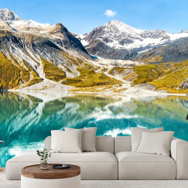 Fototapeta spokojne alpejskie jezioro z ośnieżonymi szczytami