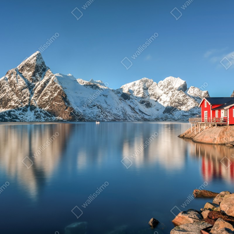 Fototapeta spokojny zimowy fiord w Reine, Lofoten – Wallissimo® Fototapeta spokojny zimowy fiord w Reine, Lofoten – Wallissimo®