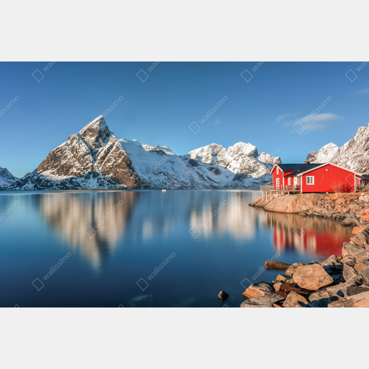 Fototapeta spokojny zimowy fiord w Reine, Lofoten – Wallissimo® Fototapeta spokojny zimowy fiord w Reine, Lofoten – Wallissimo®
