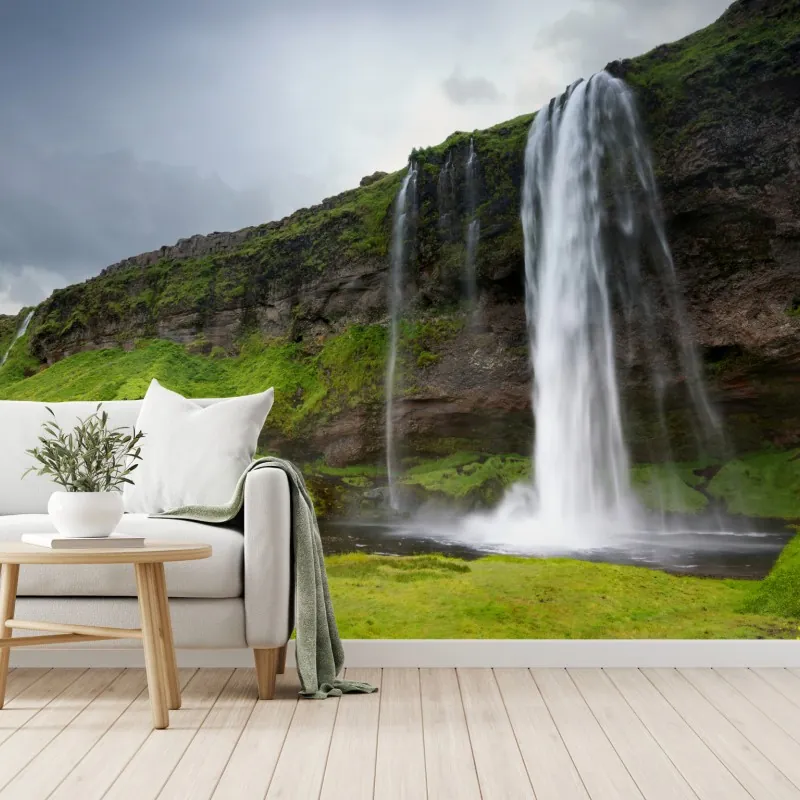Fototapeta efektowny wodospad przy Seljalandsfoss, Islandia – Wallissimo® Fototapeta efektowny wodospad przy Seljalandsfoss, Islandia – Wallissimo®