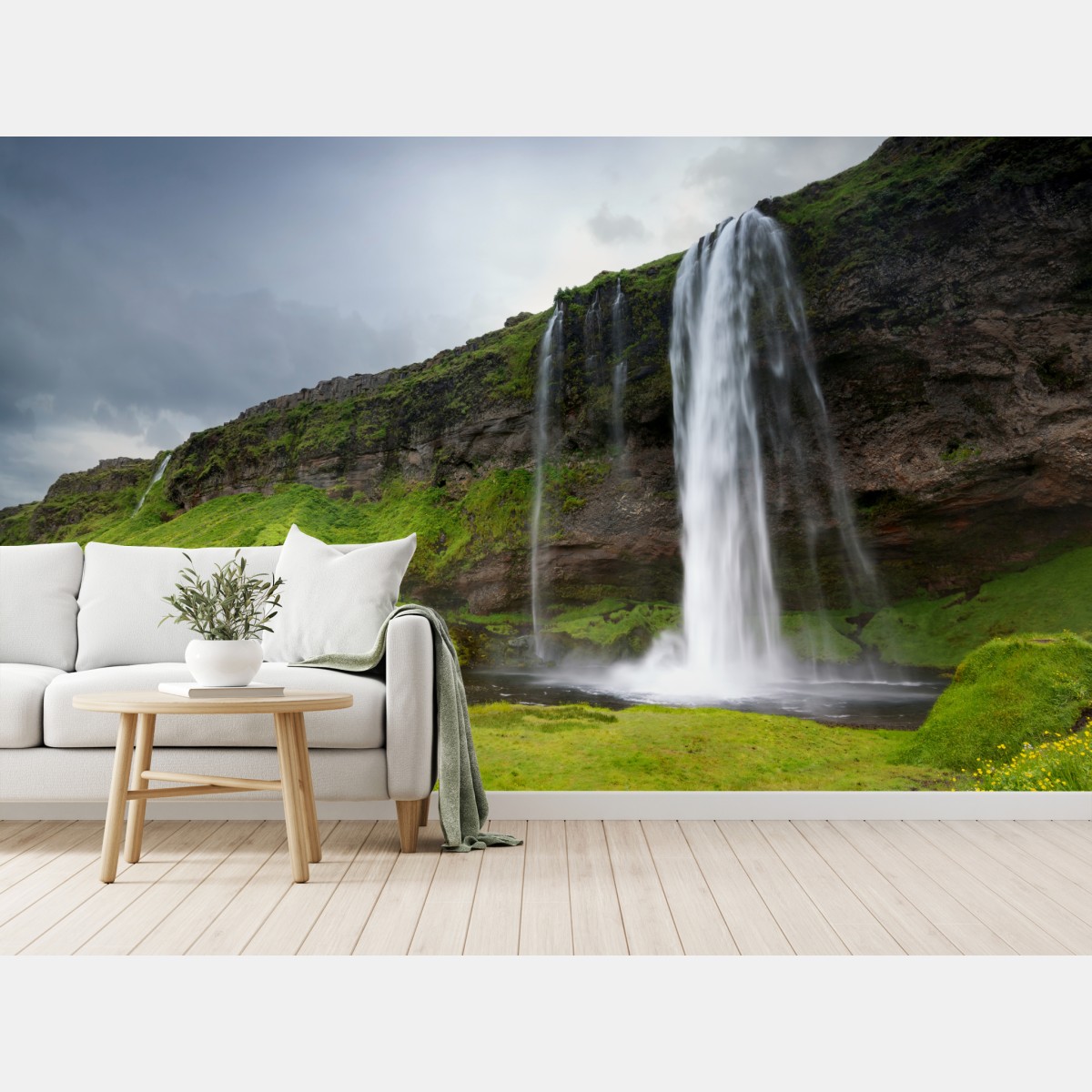 Wall mural dramatic waterfall at Seljalandsfoss, Iceland