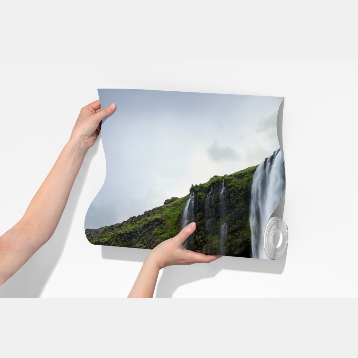 Fototapeta efektowny wodospad przy Seljalandsfoss, Islandia – Wallissimo® Fototapeta efektowny wodospad przy Seljalandsfoss, Islandia – Wallissimo®