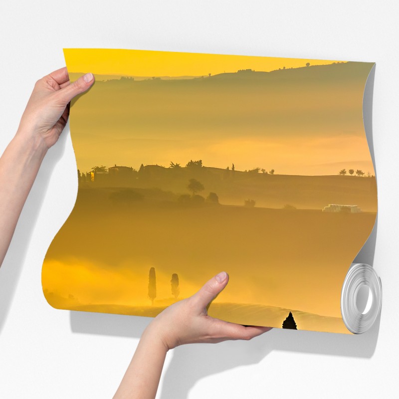 Fototapeta Toskania o świcie nad złotymi wzgórzami – Wallissimo® Fototapeta Toskania o świcie nad złotymi wzgórzami – Wallissimo®