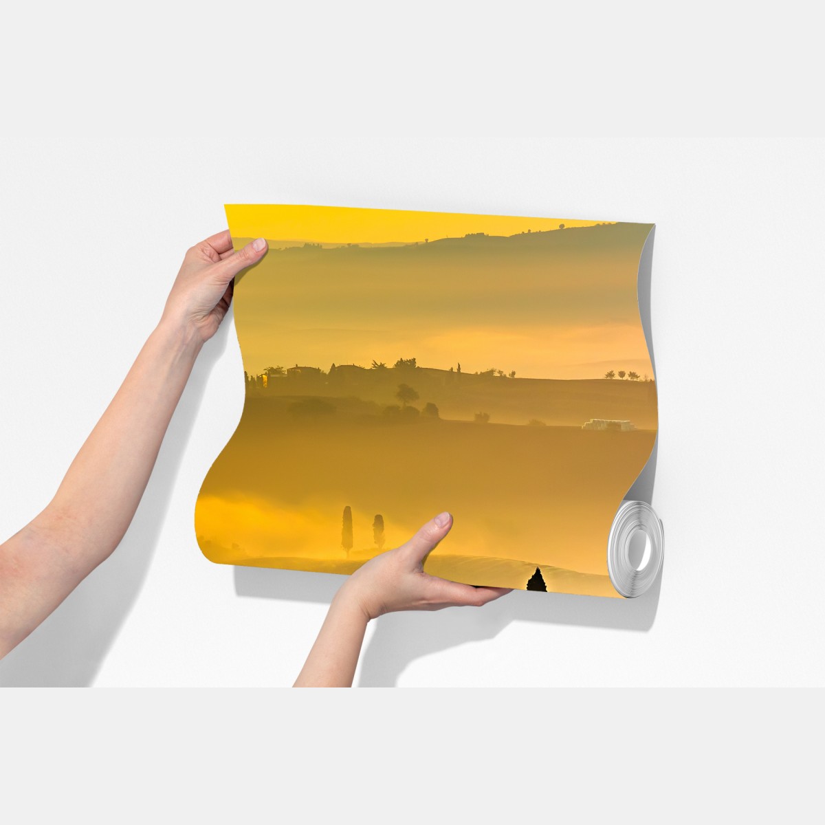 Fototapeta Toskania o świcie nad złotymi wzgórzami – Wallissimo® Fototapeta Toskania o świcie nad złotymi wzgórzami – Wallissimo®