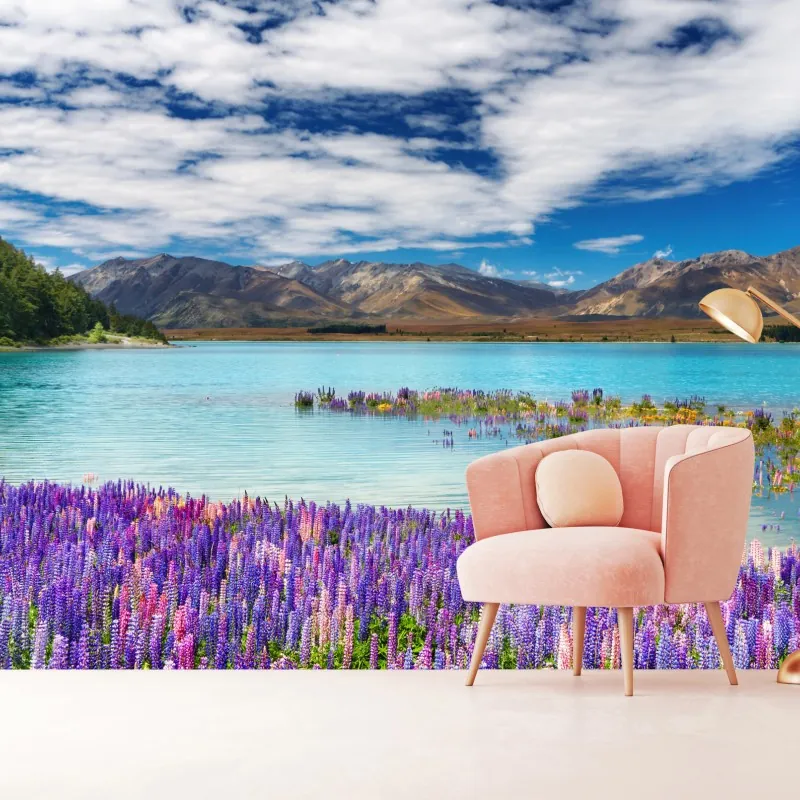Fototapeta Lake Tekapo łubinowy dywan nad turkusowym jeziorem – Wallissimo® Fototapeta Lake Tekapo łubinowy dywan nad turkusowym jeziorem – Wallissimo®