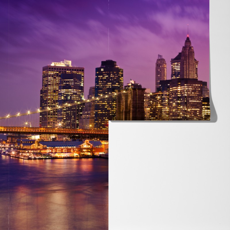 Fototapeta fioletowa panorama miasta z oświetlonym mostem – Wallissimo® Fototapeta fioletowa panorama miasta z oświetlonym mostem – Wallissimo®