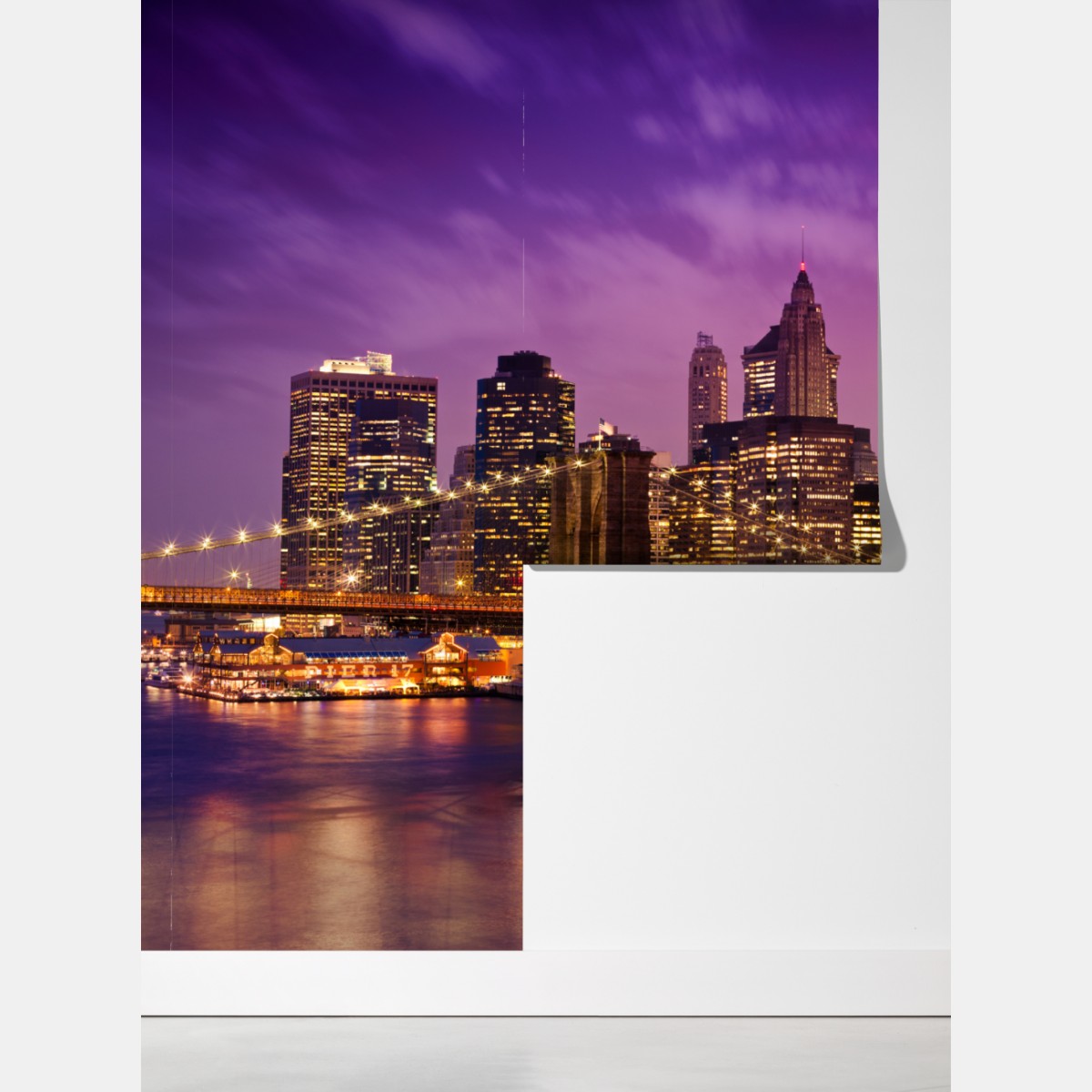 Fototapeta fioletowa panorama miasta z oświetlonym mostem – Wallissimo® Fototapeta fioletowa panorama miasta z oświetlonym mostem – Wallissimo®