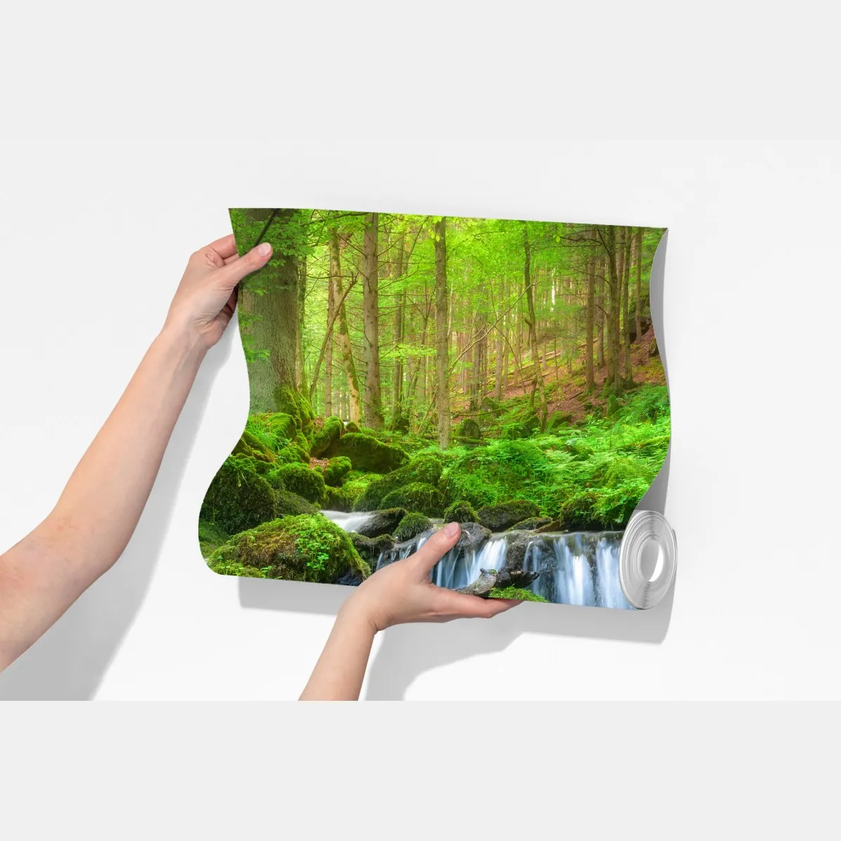 Fototapeta spokojny mechowy wodospad w lesie – Wallissimo® Fototapeta spokojny mechowy wodospad w lesie – Wallissimo®