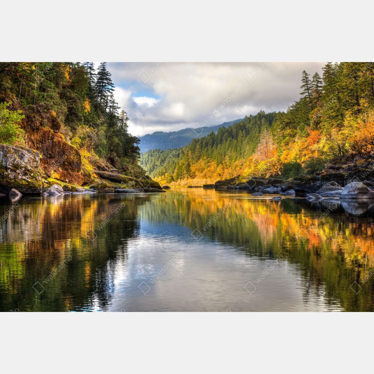 Fototapeta Rogue River jesienne odbicia – Wallissimo® Fototapeta Rogue River jesienne odbicia – Wallissimo®