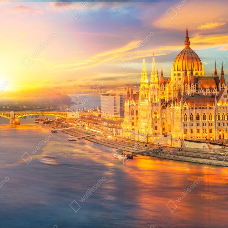Fototapeta złoty zachód słońca nad parlamentem w Budapeszcie – Wallissimo® Fototapeta złoty zachód słońca nad parlamentem w Budapeszcie – Wallissimo®