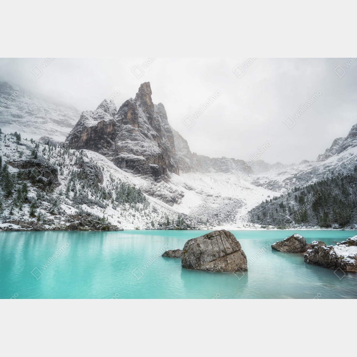 Fototapeta turkusowe jezioro alpejskie pod ośnieżonymi szczytami – Wallissimo® Fototapeta turkusowe jezioro alpejskie pod ośnieżonymi szczytami – Wallissimo®