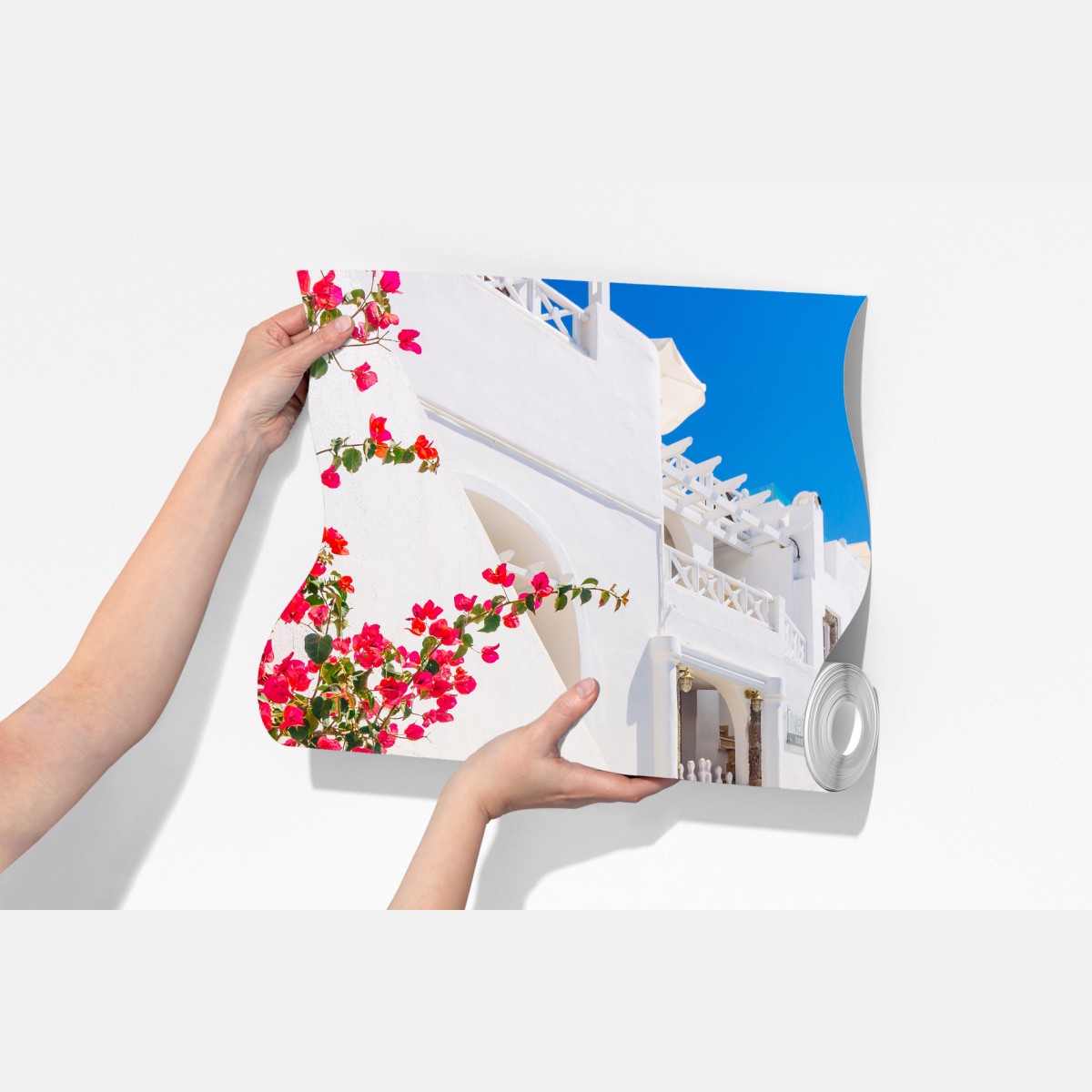 Fototapeta Santorini biała uliczka z bugenwillą – Wallissimo® Fototapeta Santorini biała uliczka z bugenwillą – Wallissimo®