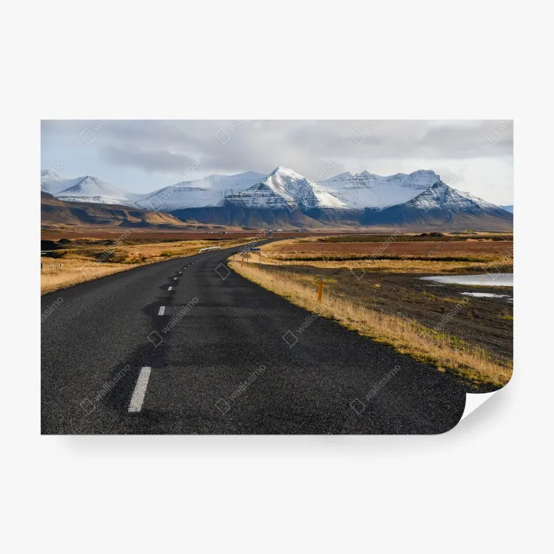 Fototapeta pusta droga prowadząca do ośnieżonych gór, Islandia