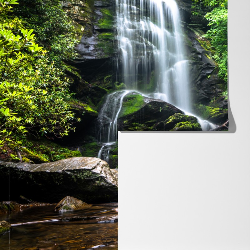 Fototapeta spokojny wodospad w lesie – Wallissimo® Fototapeta spokojny wodospad w lesie – Wallissimo®