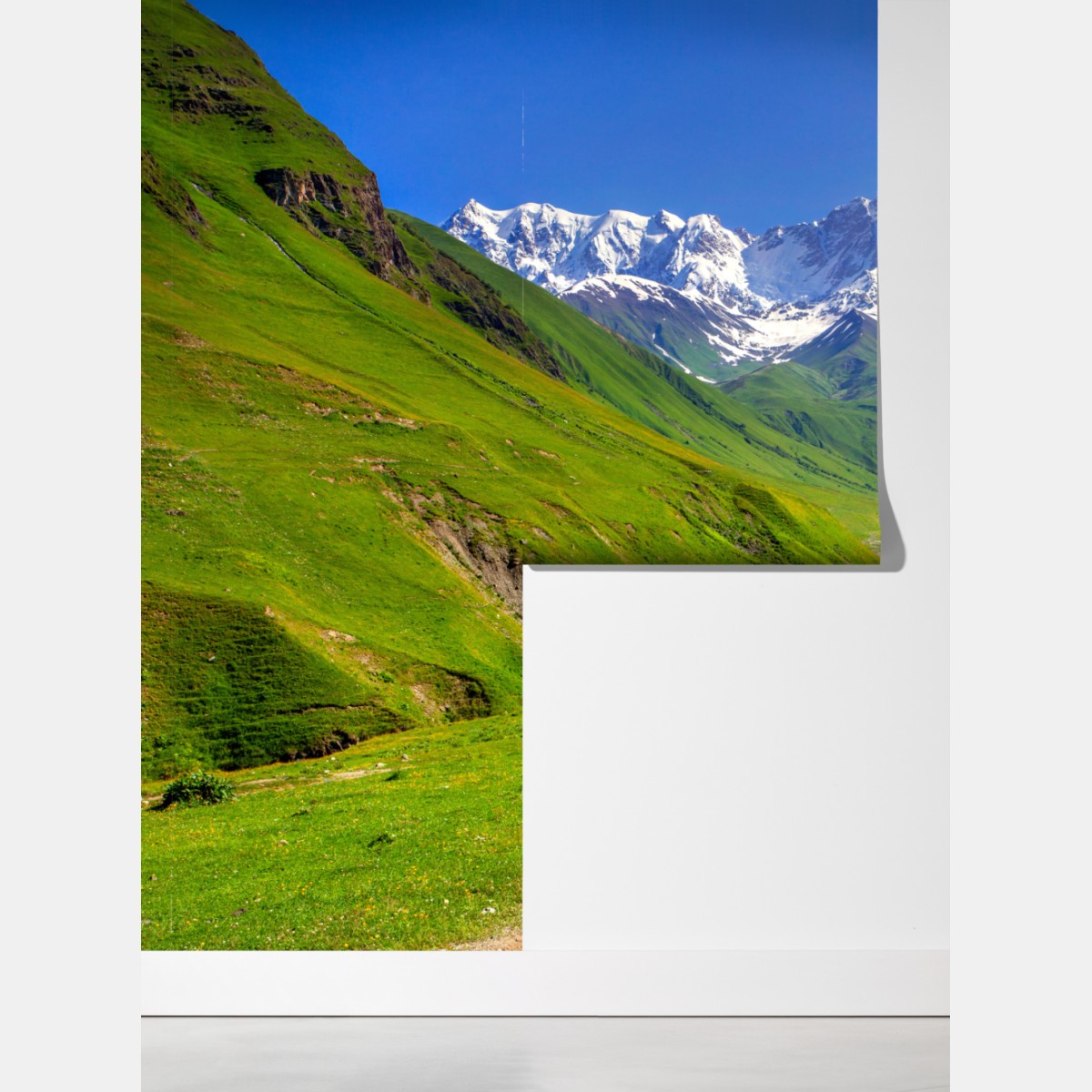 Fototapeta majestatyczny widok na Shkhara z Ushguli – Wallissimo® Fototapeta majestatyczny widok na Shkhara z Ushguli – Wallissimo®