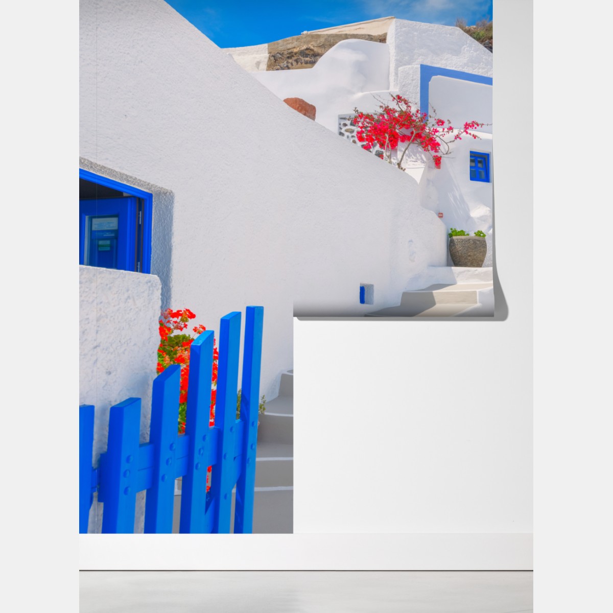 Fototapeta Santorini białe domy z niebieskimi akcentami – Wallissimo® Fototapeta Santorini białe domy z niebieskimi akcentami – Wallissimo®