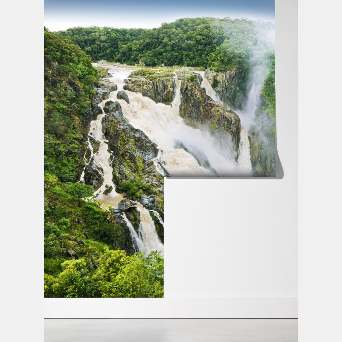 Fototapeta wodospad Barron Falls w tropikalnym lesie – Wallissimo® Fototapeta wodospad Barron Falls w tropikalnym lesie – Wallissimo®
