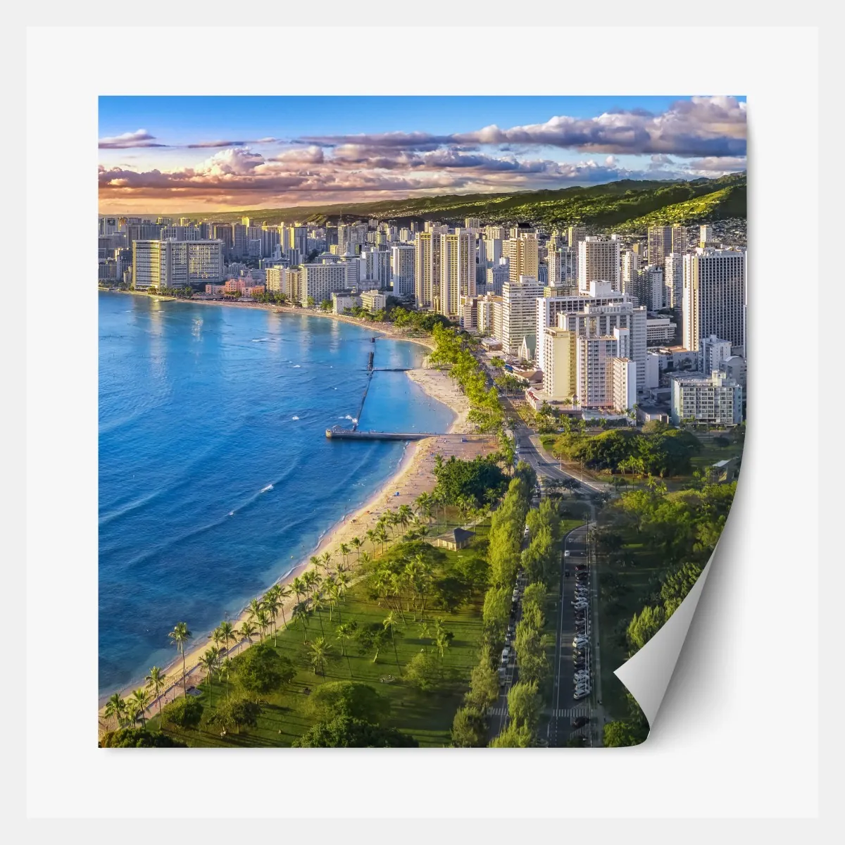 Naklejka repozycjonowalna panorama nadmorskiego miasta o zachodzie słońca – Wallissimo® Naklejka repozycjonowalna panorama nadmorskiego miasta o zachodzie słońca – Wallissimo®