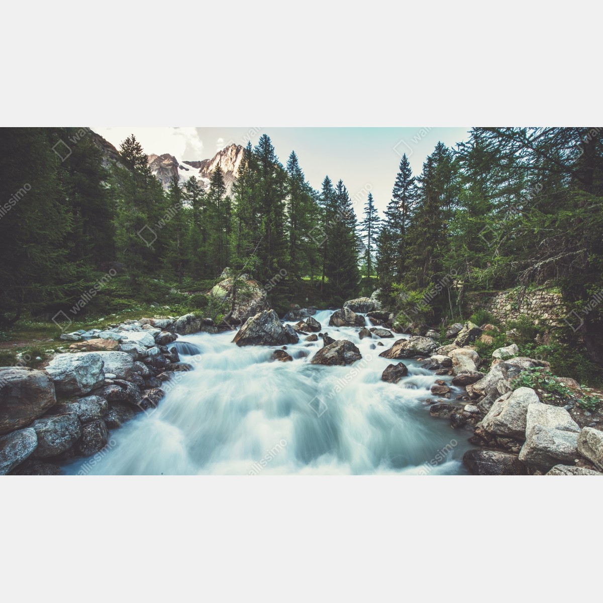 Naklejka repozycjonowalna malownicza alpejska rzeka w Ferret Valley – Wallissimo® Naklejka repozycjonowalna malownicza alpejska rzeka w Ferret Valley – Wallissimo®
