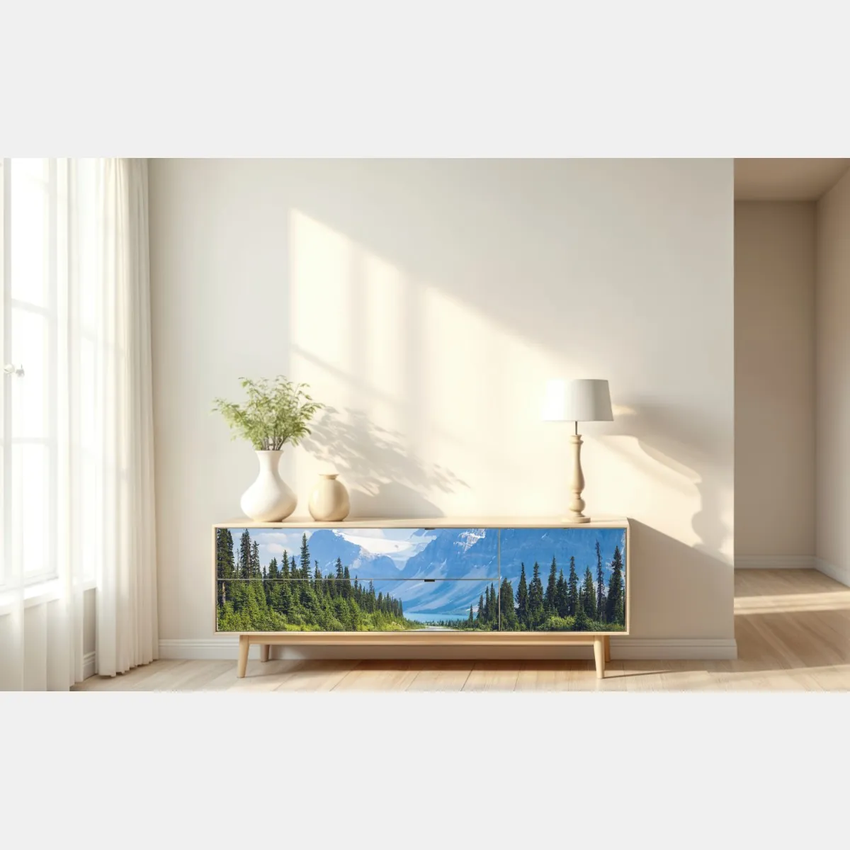 Naklejka repozycjonowalna droga przez las iglasty do gór i lodowcowego jeziora – Wallissimo® Naklejka repozycjonowalna droga przez las iglasty do gór i lodowcowego jeziora – Wallissimo®