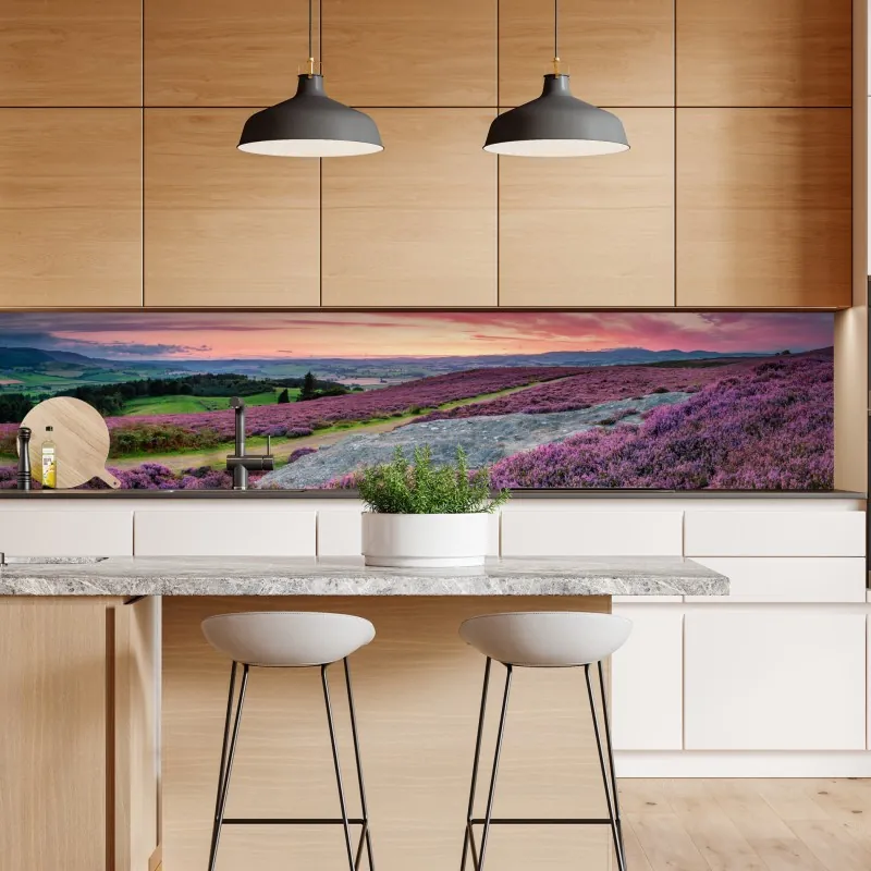 Naklejka repozycjonowalna fioletowe wrzosowiska o zachodzie słońca – Wallissimo® Naklejka repozycjonowalna fioletowe wrzosowiska o zachodzie słońca – Wallissimo®