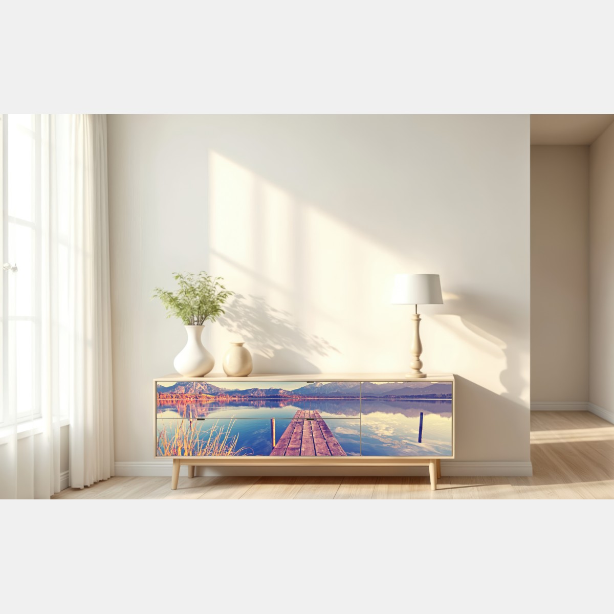 Naklejka repozycjonowalna drewniany pomost nad górskim jeziorem – Wallissimo® Naklejka repozycjonowalna drewniany pomost nad górskim jeziorem – Wallissimo®