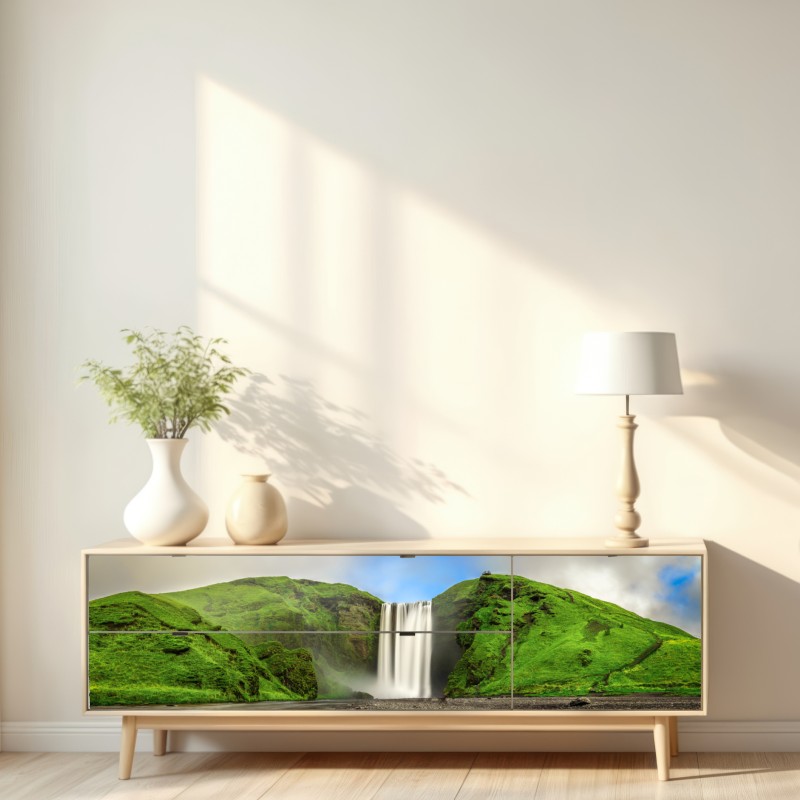 Naklejka repozycjonowalna panorama wodospadu Skogafoss – Wallissimo® Naklejka repozycjonowalna panorama wodospadu Skogafoss – Wallissimo®