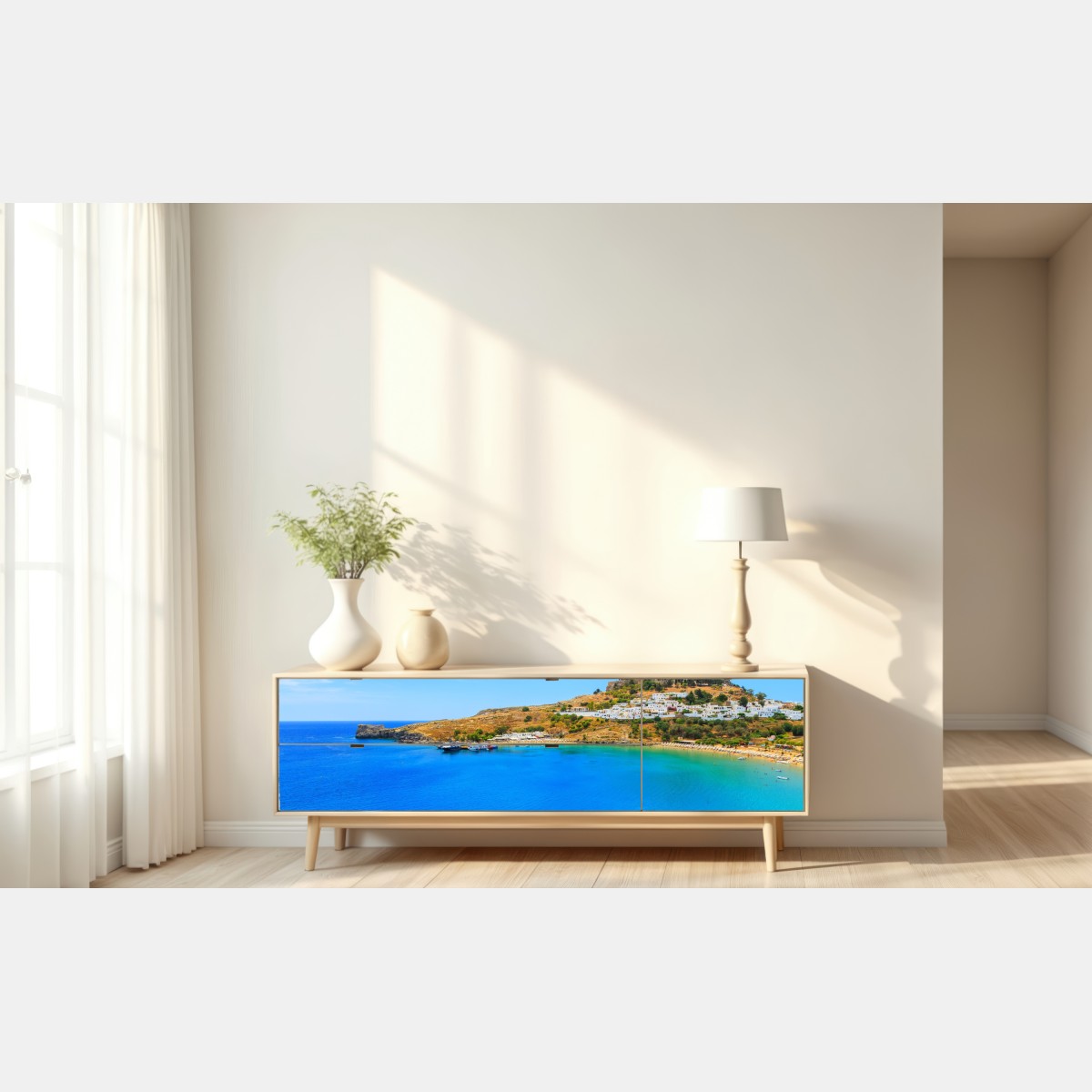 Naklejka repozycjonowalna słoneczna zatoka z nadmorskim miasteczkiem – Wallissimo® Naklejka repozycjonowalna słoneczna zatoka z nadmorskim miasteczkiem – Wallissimo®