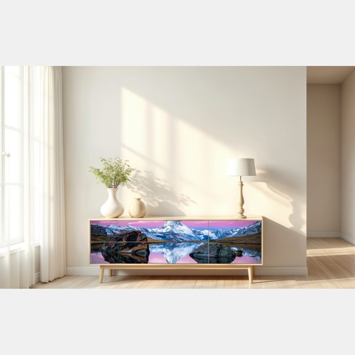 Naklejka repozycjonowalna majestatyczny alpejski szczyt odbity w spokojnym jeziorze – Wallissimo® Naklejka repozycjonowalna majestatyczny alpejski szczyt odbity w spokojnym jeziorze – Wallissimo®