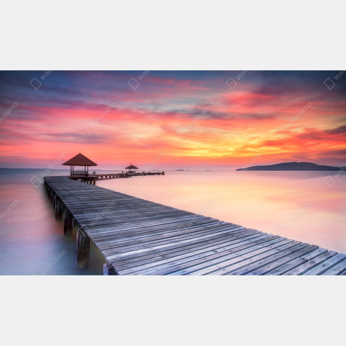 Naklejka repozycjonowalna spokojny wschód słońca nad drewnianym molo – Wallissimo® Naklejka repozycjonowalna spokojny wschód słońca nad drewnianym molo – Wallissimo®