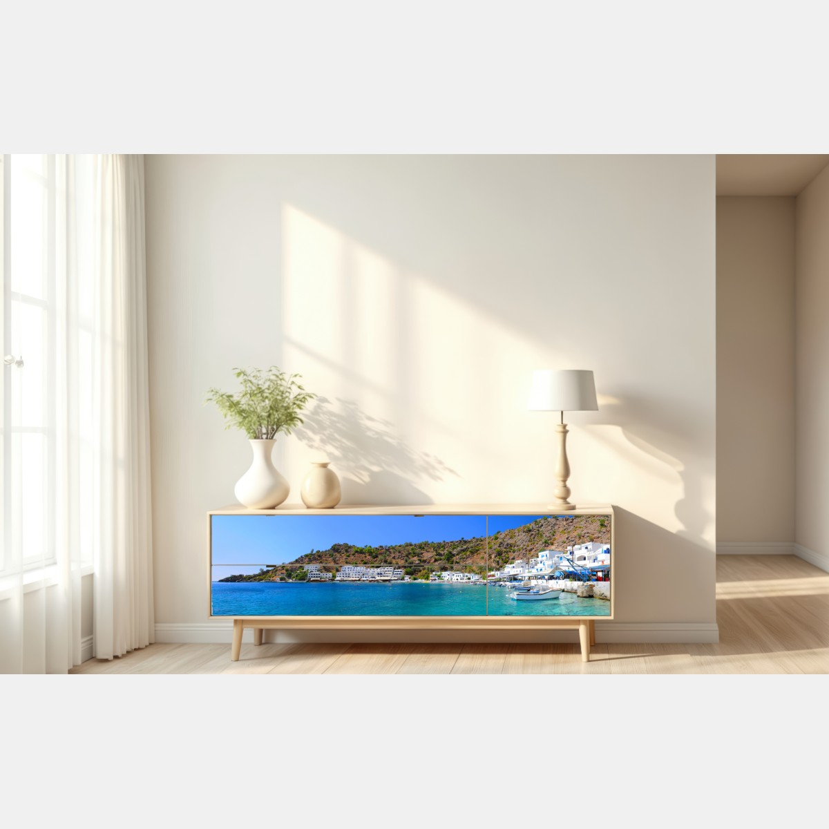 Naklejka repozycjonowalna słoneczna zatoka śródziemnomorska z turkusową wodą – Wallissimo® Naklejka repozycjonowalna słoneczna zatoka śródziemnomorska z turkusową wodą – Wallissimo®