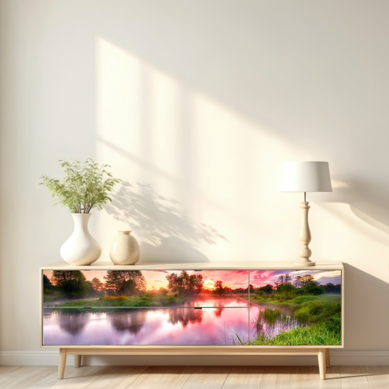 Naklejka repozycjonowalna spokojny letni wschód słońca nad brzegiem rzeki – Wallissimo® Naklejka repozycjonowalna spokojny letni wschód słońca nad brzegiem rzeki – Wallissimo®