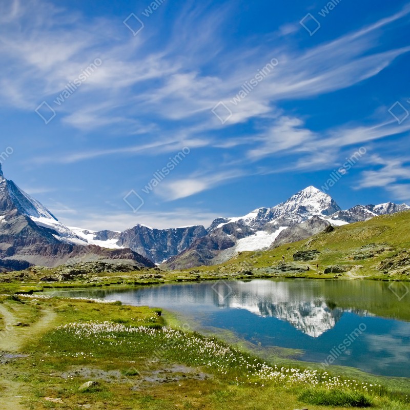 Naklejka repozycjonowalna alpejskie jezioro z odbiciem gór – Wallissimo® Naklejka repozycjonowalna alpejskie jezioro z odbiciem gór – Wallissimo®