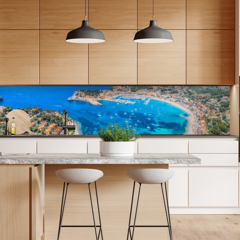 Naklejka repozycjonowalna widok z lotu ptaka na zatokę Port de Sóller – Wallissimo® Naklejka repozycjonowalna widok z lotu ptaka na zatokę Port de Sóller – Wallissimo®