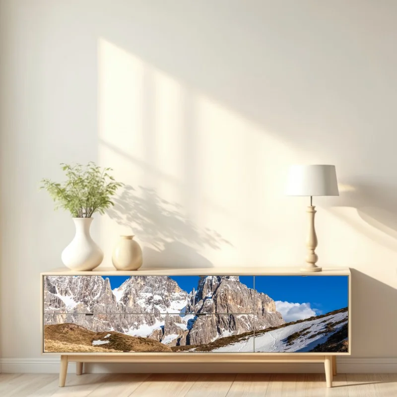 Naklejka repozycjonowalna strzeliste szczyty górskie i wijąca się ścieżka – Wallissimo® Naklejka repozycjonowalna strzeliste szczyty górskie i wijąca się ścieżka – Wallissimo®