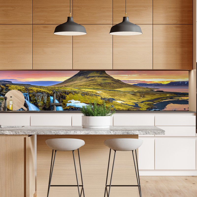 Naklejka repozycjonowalna Kirkjufell wschód słońca górski pejzaż – Wallissimo® Naklejka repozycjonowalna Kirkjufell wschód słońca górski pejzaż – Wallissimo®