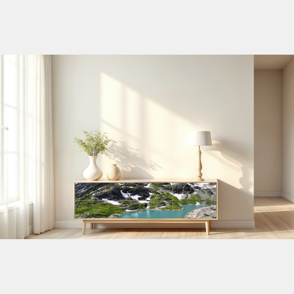 Naklejka repozycjonowalna alpejskie jezioro z turkusową wodą i górami – Wallissimo® Naklejka repozycjonowalna alpejskie jezioro z turkusową wodą i górami – Wallissimo®