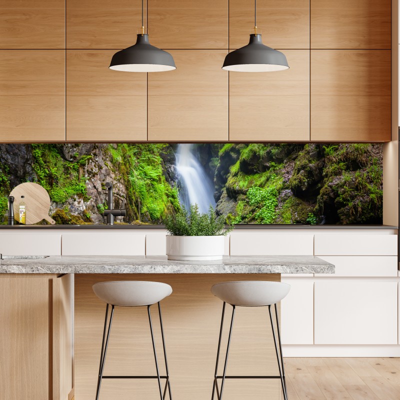 Naklejka repozycjonowalna wodospad w mchem porośniętym wąwozie z kamiennym mostem – Wallissimo® Naklejka repozycjonowalna wodospad w mchem porośniętym wąwozie z kamiennym mostem – Wallissimo®