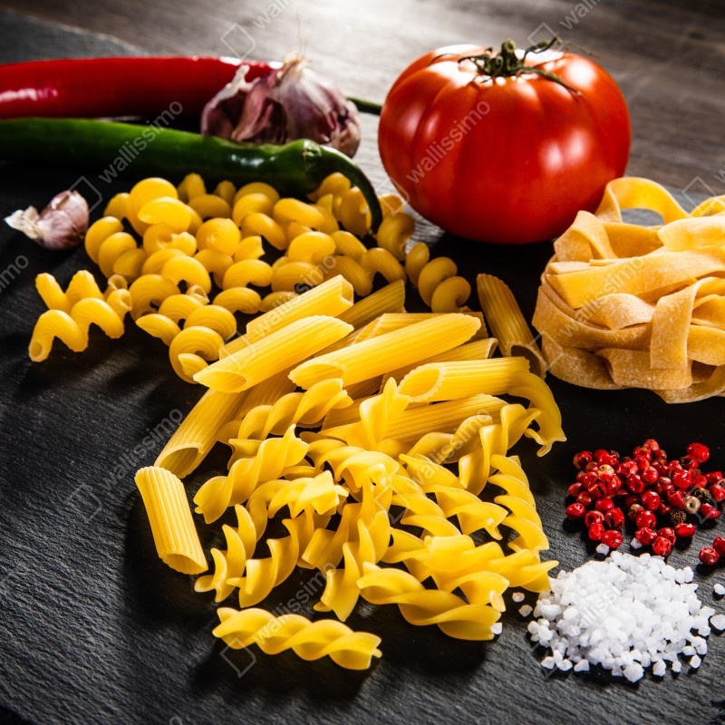 Naklejka repozycjonowalna zbiór suchych makaronów i świeże składniki – Wallissimo® Naklejka repozycjonowalna zbiór suchych makaronów i świeże składniki – Wallissimo®