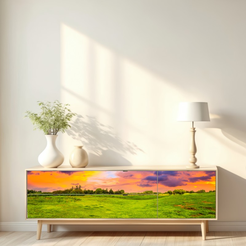 Naklejka repozycjonowalna zachód słońca nad zieloną łąką – Wallissimo® Naklejka repozycjonowalna zachód słońca nad zieloną łąką – Wallissimo®
