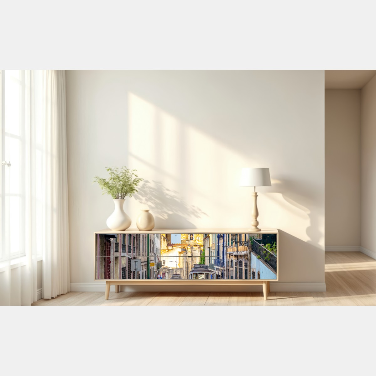 Naklejka repozycjonowalna słoneczne tramwaje na zabytkowej ulicy Lizbony – Wallissimo® Naklejka repozycjonowalna słoneczne tramwaje na zabytkowej ulicy Lizbony – Wallissimo®