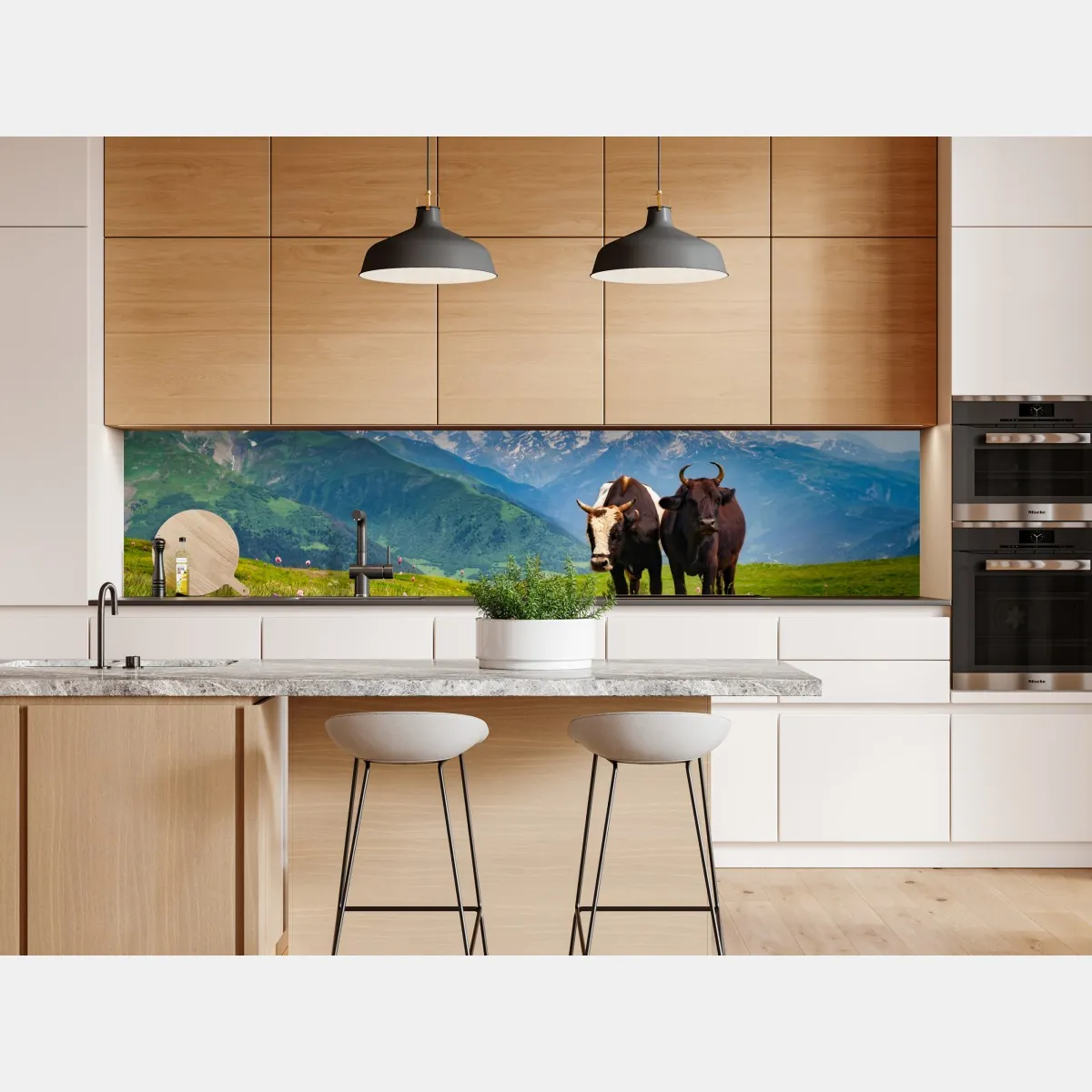 Naklejka repozycjonowalna alpejska łąka z pasącymi się krowami – Wallissimo® Naklejka repozycjonowalna alpejska łąka z pasącymi się krowami – Wallissimo®